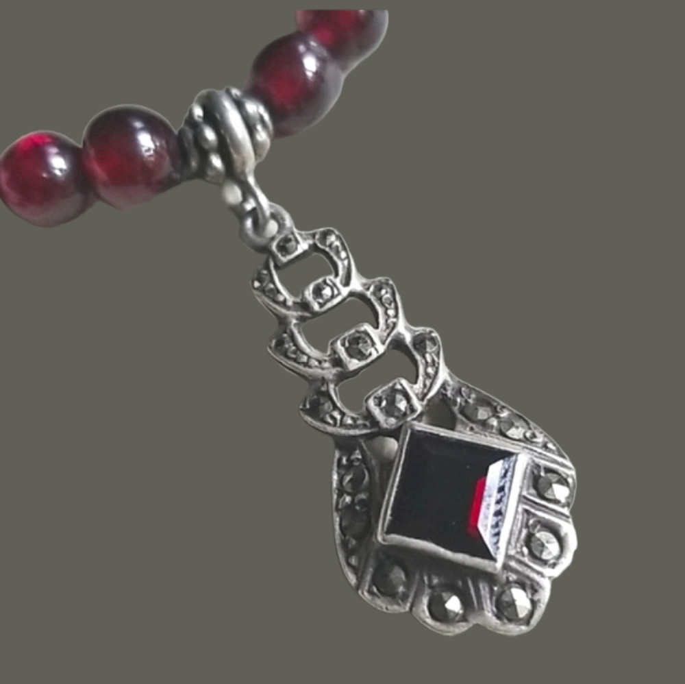 Vintage Art Deco 1920s Garnet and Marcasite Sterling Silver Beaded Necklace